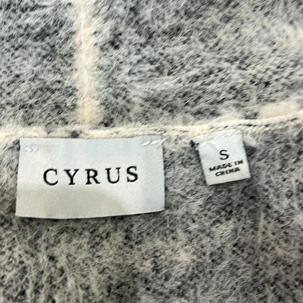 Cyrus Black and White Houndstooth Sweater - Picture 5 of 6